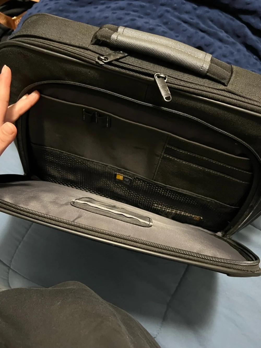 Case Logic Black Laptop Messenger Bag with Shoulder Strap